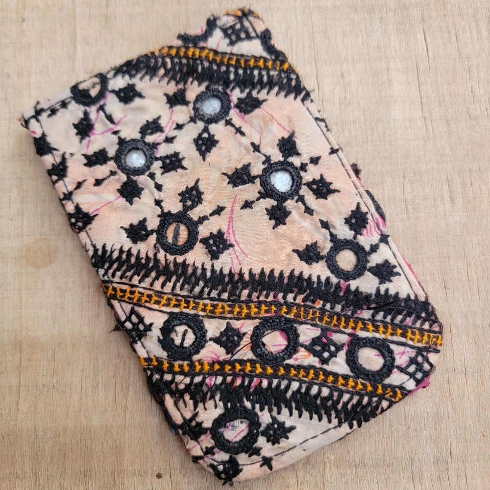 🌋👽 Free People Boho Embroidered Repurposed vtg banjara hippie Wallet card case - Picture 10 of 16